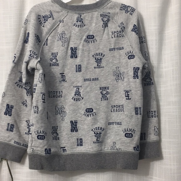 Carter’s Pullover - Picture 2 of 4